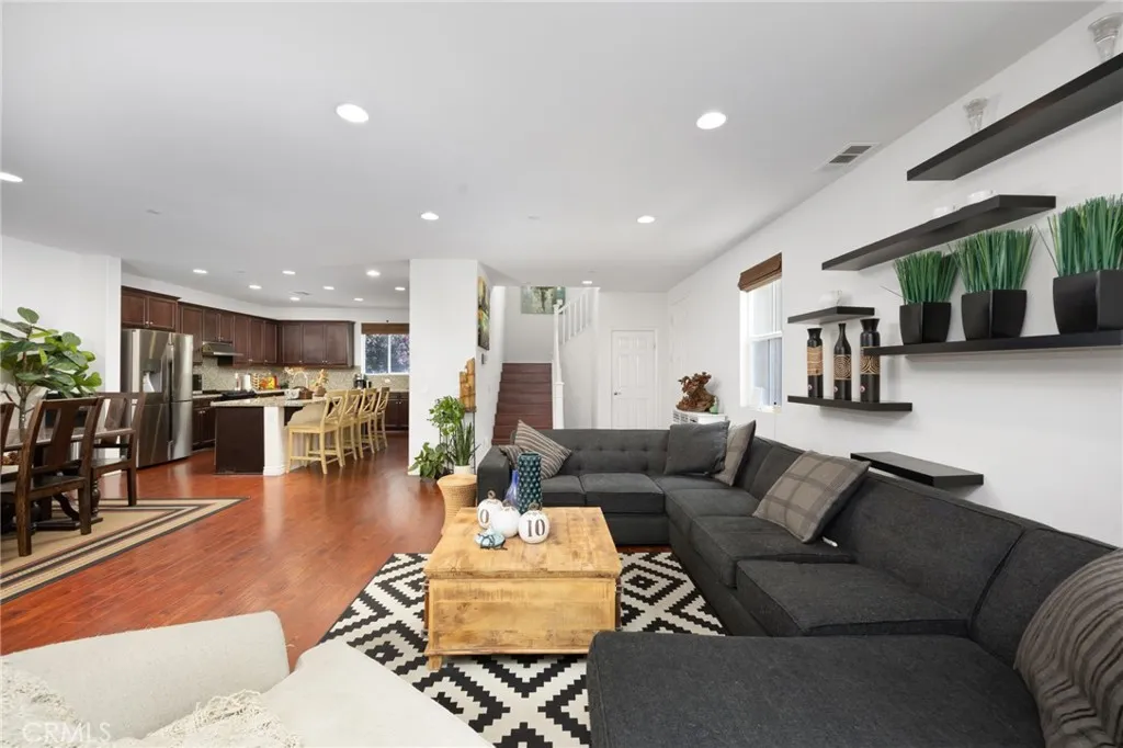 2969 E Via Corvina, Ontario, California 91764 home-pic-6